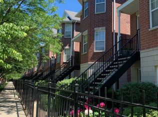 651 W Elm St #B, Chicago, IL 60610