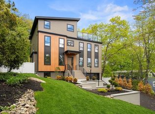 11 Pamela Dr, Arlington, MA 02474