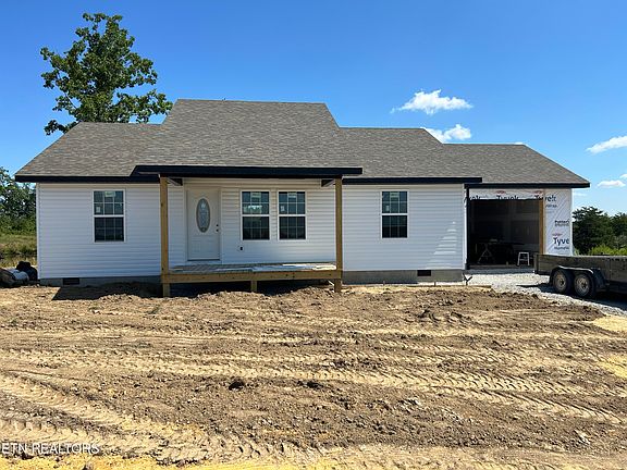 3rd image of 1209 Crestview Dr