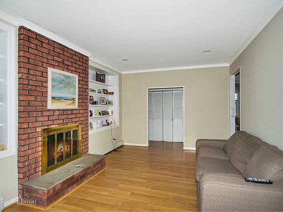 5th image of 17 Kingfisher Dr