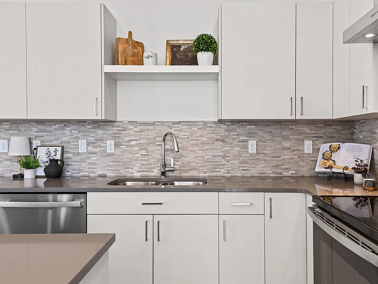 509 E Violets Cove Ln — Photo 11