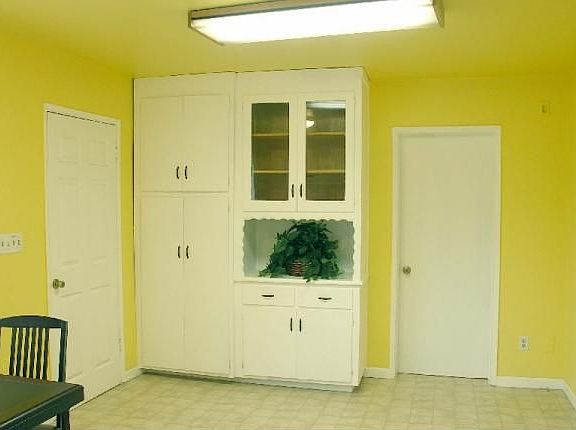 Built In Hutch