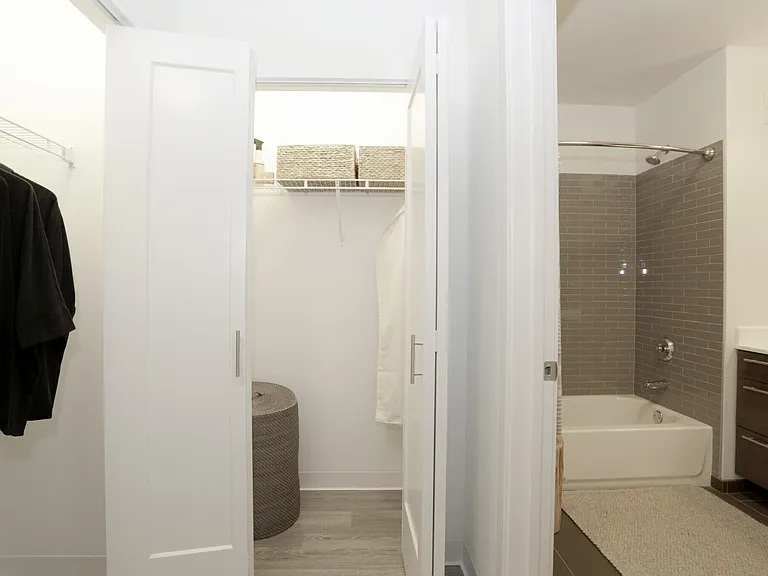 637-643 N Wells St #2110 — Photo 2