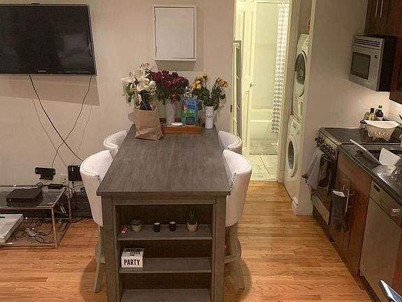 2nd image of 535 Hudson St APT 3B