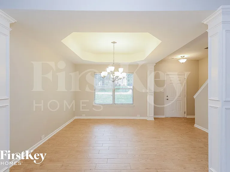 5519 Pinebrook Ln — Photo 4
