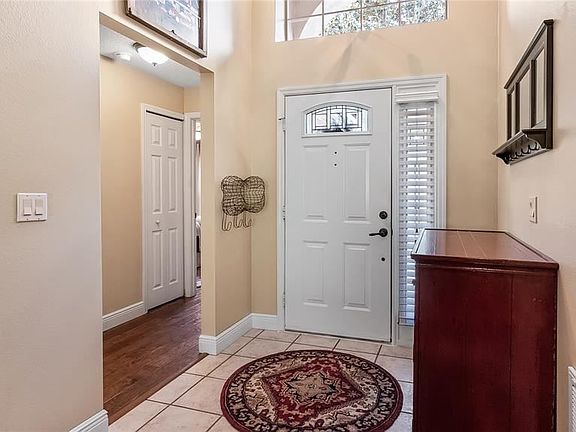 3rd image of 17410R Woodfair Dr