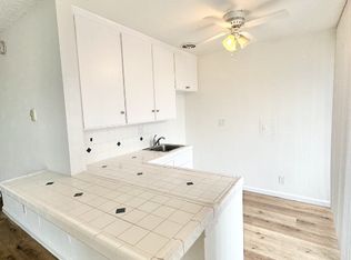 980 Menlo Ave #102, Los Angeles, CA 90006