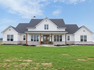 112 Court Side Dr, Snook, TX 77878