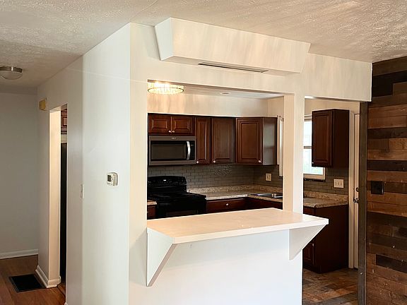 4th image of 3473 Astor Ave