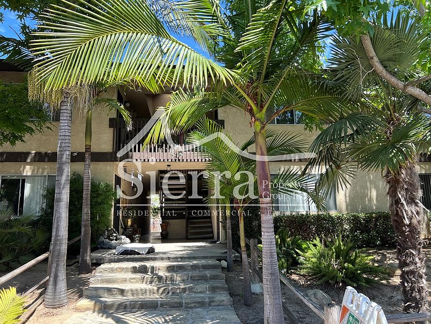 1st image of 2028 De La Vina St #B