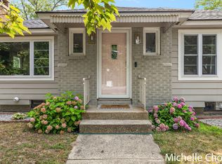 651 Columbia Ave, Holland, MI 49423