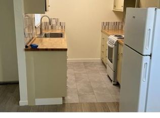 895 57th St APT 1, Oakland, CA 94608