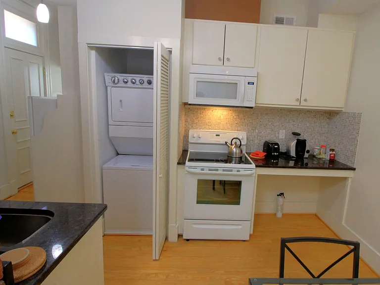 2221 W Grace St #4 — Photo 3