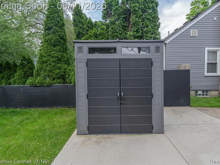 3318 Prairie Ave — Photo 23