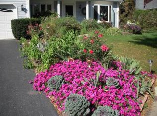 2080 Savannah Rd, Elgin, IL 60123