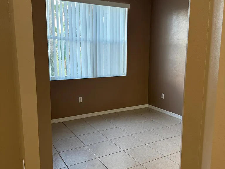 1510 Seminole Palms Dr — Photo 6