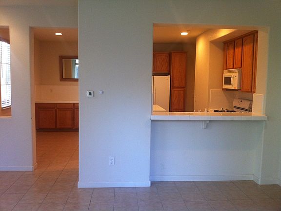 2nd image of 102 Luella Ln
