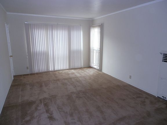 5th image of 125 1/2 N Kenwood St