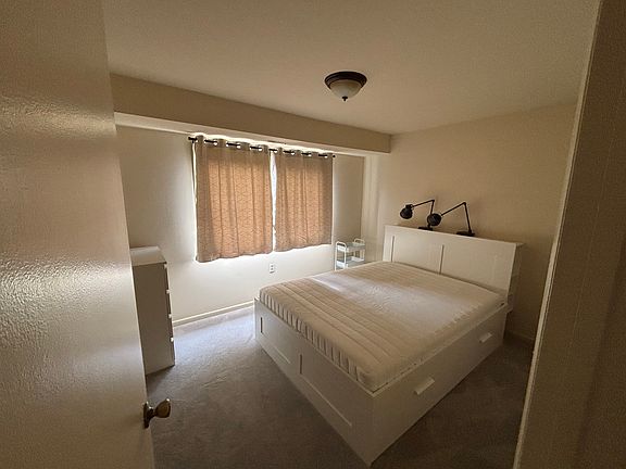 5th image of 204 Park Terrace Ct SE APT 23