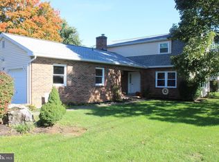 34 Green Acre Rd, Lititz, PA 17543