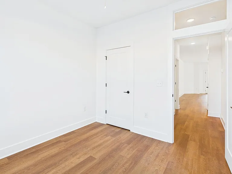907 Bainbridge St #A — Photo 12