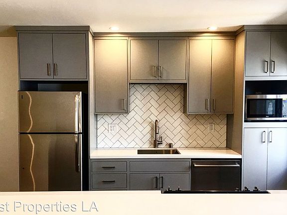 3rd image of 8115 Romaine St APT 10