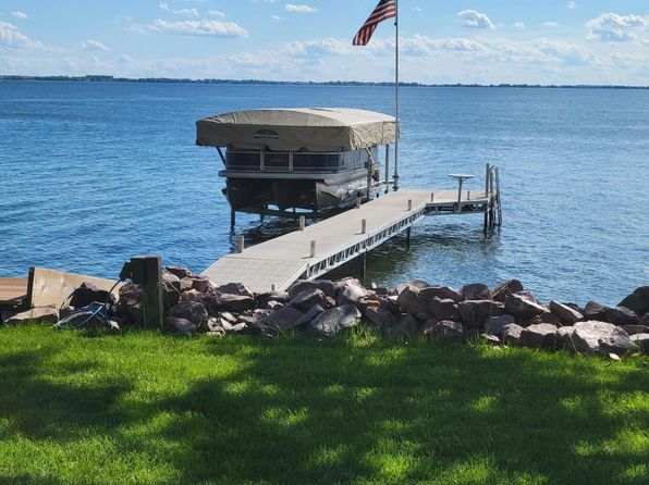 180 NE Lake Dr, Estelline, SD 57234