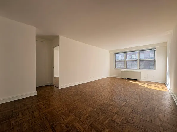 888 Eighth Avenue image 1 of 8