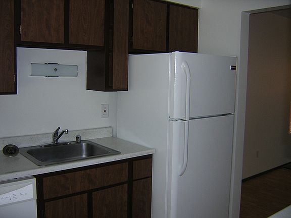 3rd image of 2611 Neals Ln
