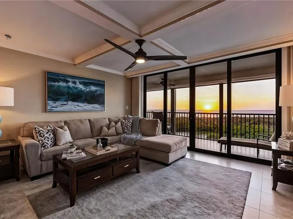 17 Bluebill AVE #1005, NAPLES, FL 34108