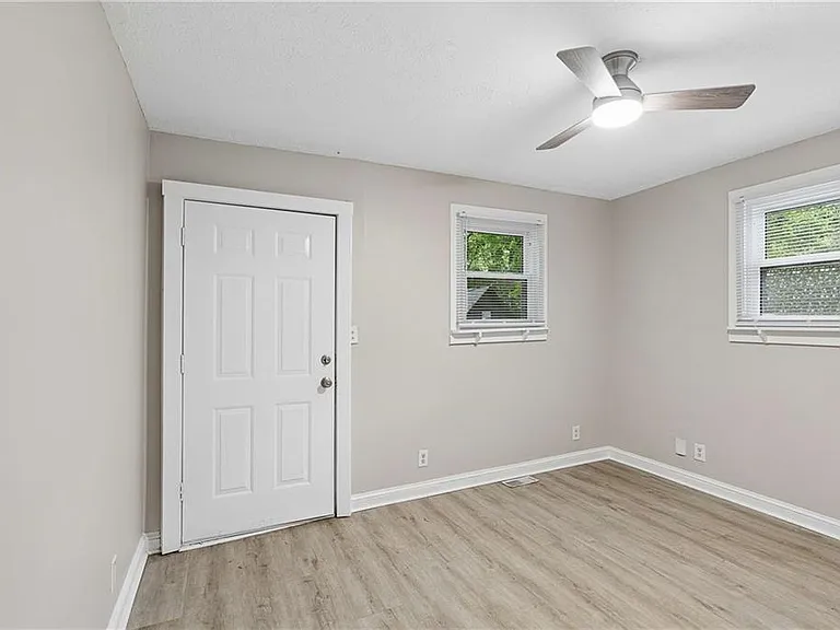 652 Bryan St SE #A — Photo 2