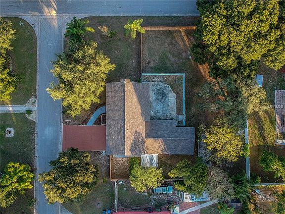 5th image of 601 Royal Crest Dr