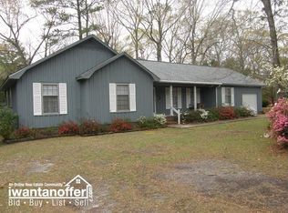 2221 Foxhorn Rd, Trent Woods, NC 28562