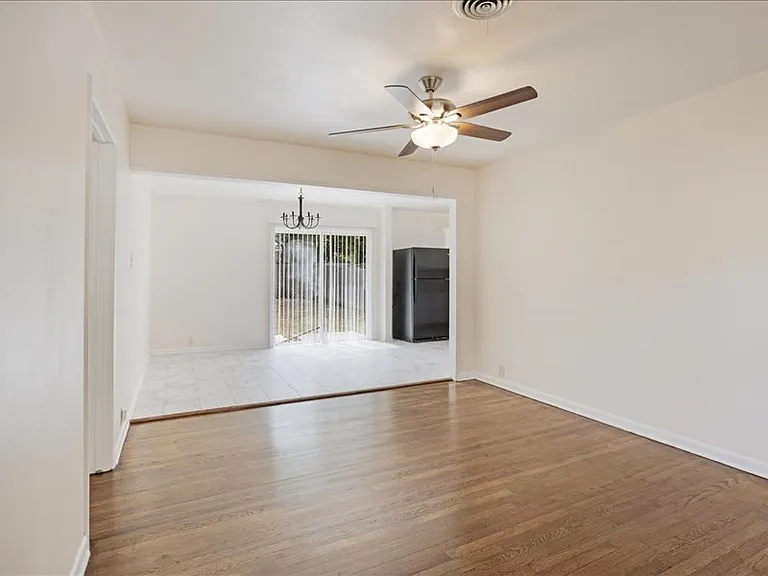 1924 Jones Cir — Photo 5