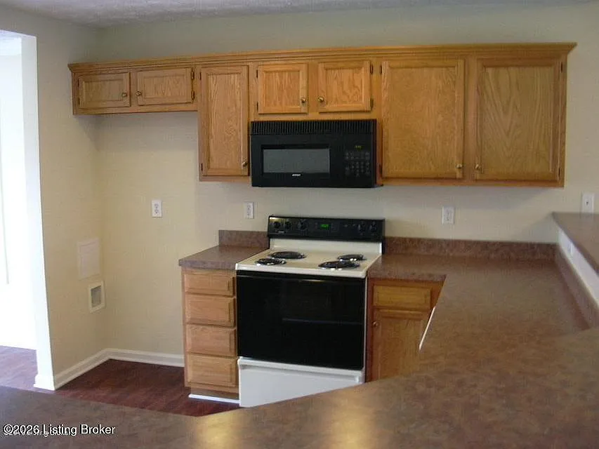 3 bed, 2.0 bath, 1271 sqft, $1,550 — Photo 3