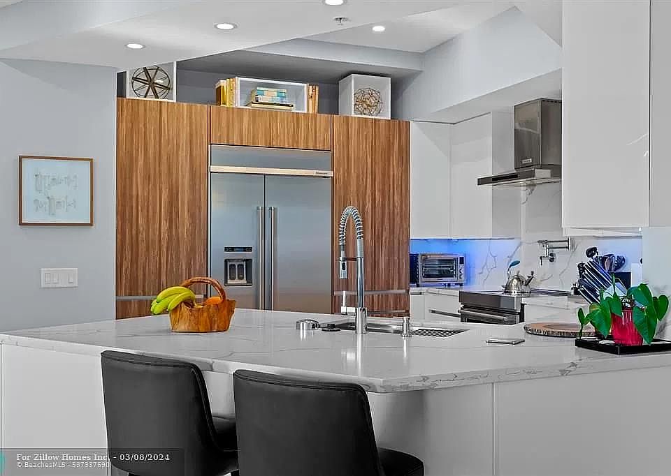 1st image of 2625 NE 14th Ave 505 #505