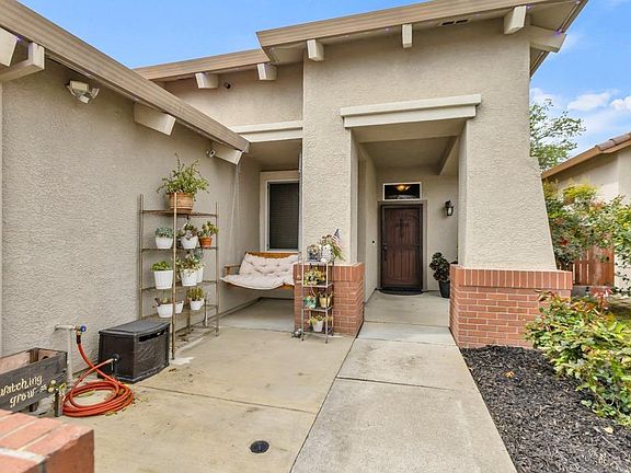 4th image of 3316 Verdeca Way