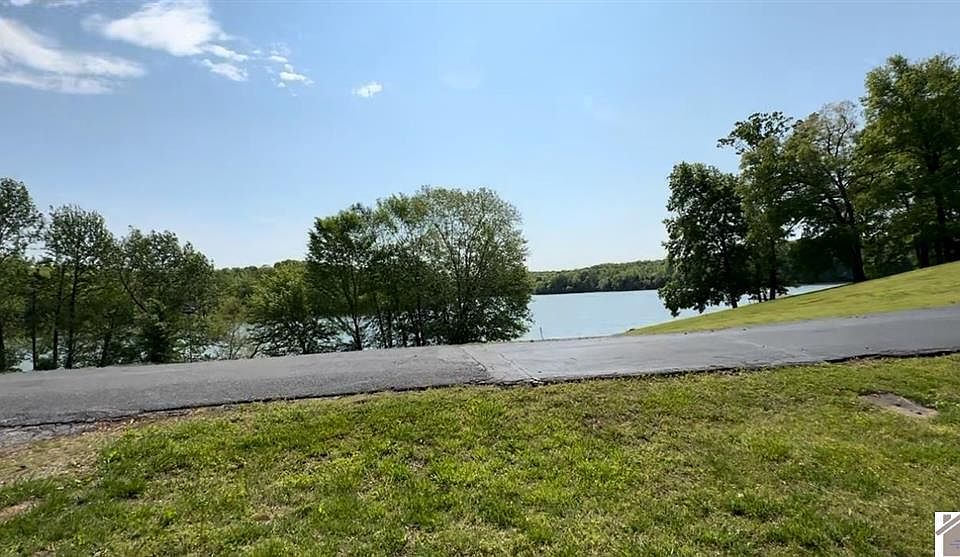 1st image of 700-700 Kennedy Rd