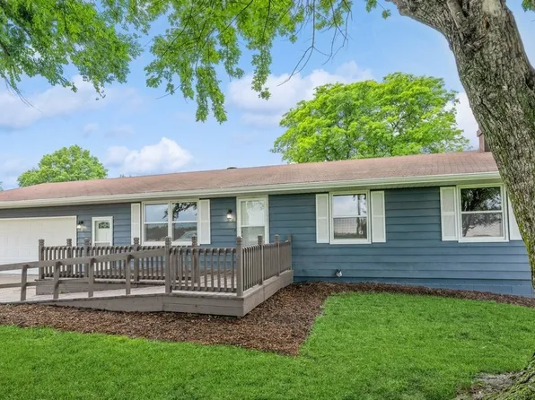 11513 Grimes Pl, Indianola, IA 50125