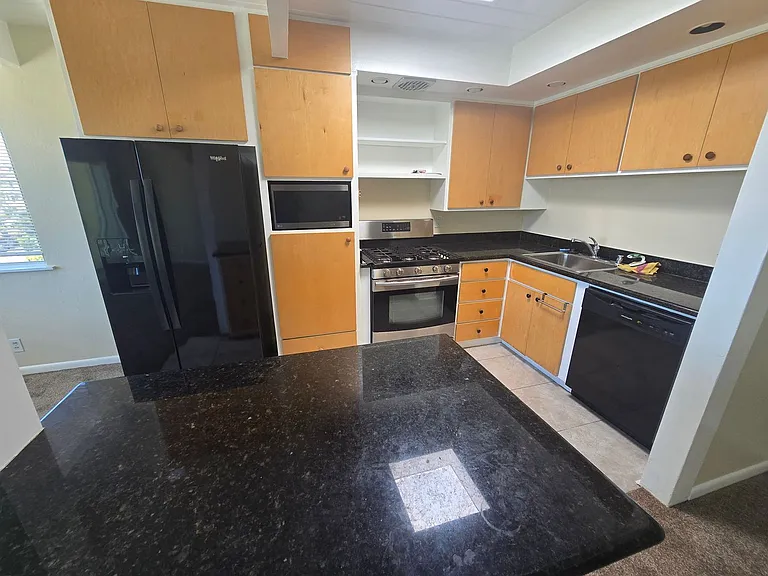 421 Golden Gate Ave — Photo 7