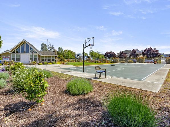 758 Pinta Ln, Foster City, CA 94404
