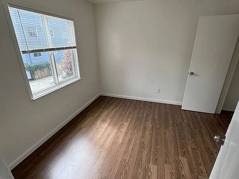 6429 Shattuck Ave #B — Photo 2