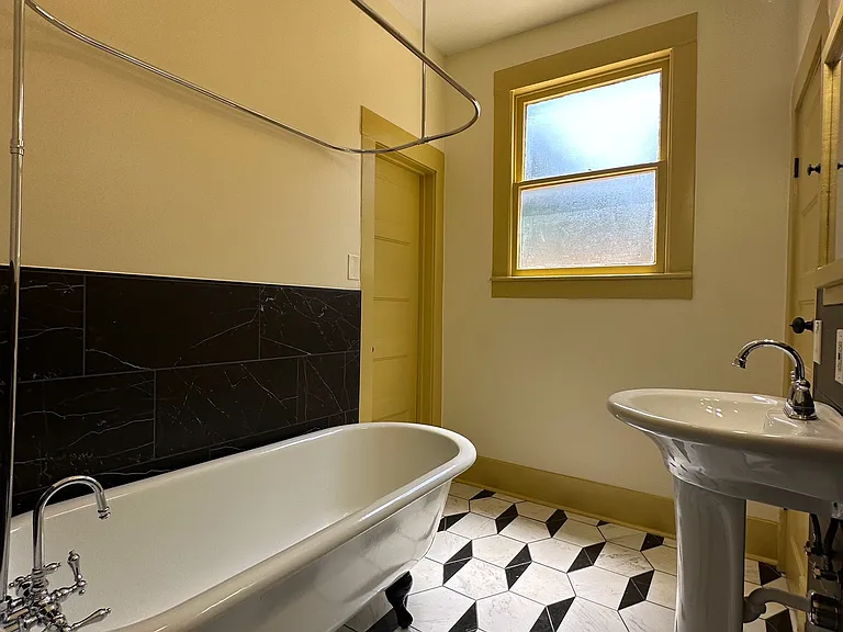 4910 Victor St #1 — Photo 23