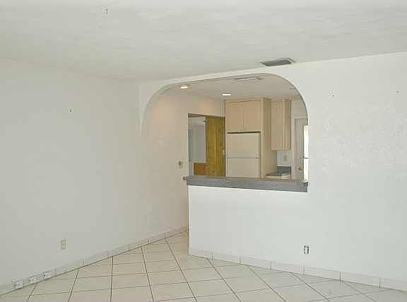 4th image of 2520 NE 8th Ave