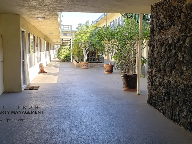 Portofino Apartments — Photo 4