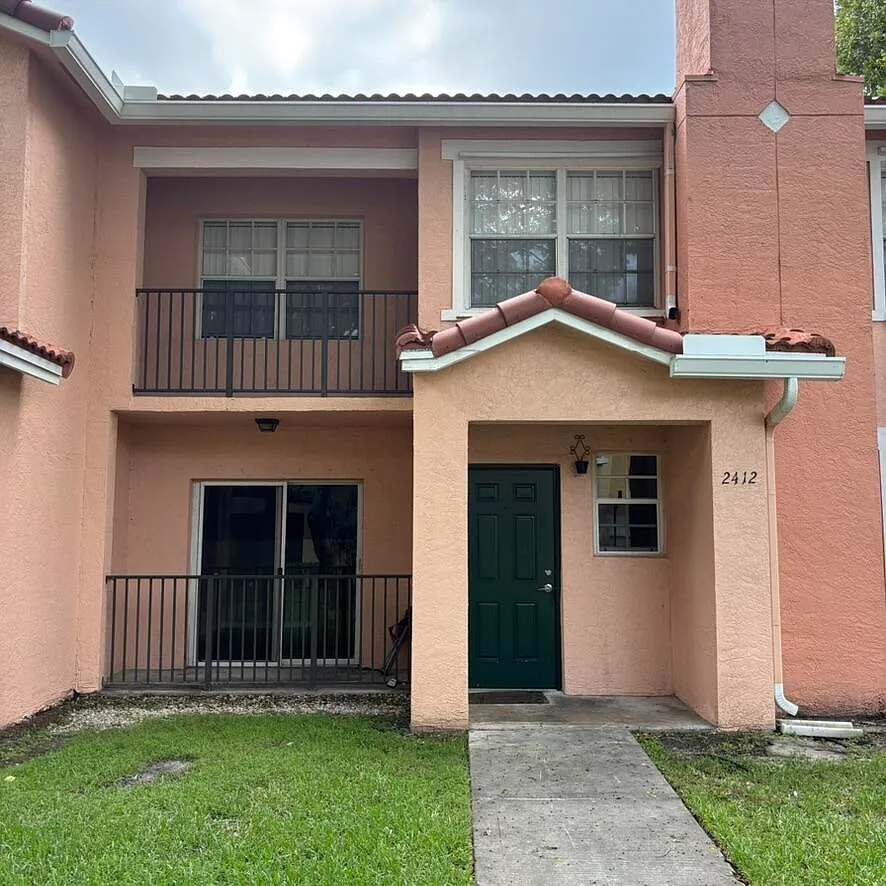 2 bed, 2.0 bath, 1088 sqft, $1,999 — Photo 2