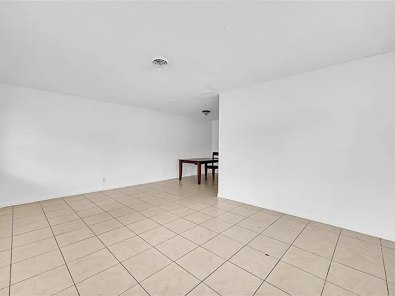 1218 NW 6th Ave — Photo 6