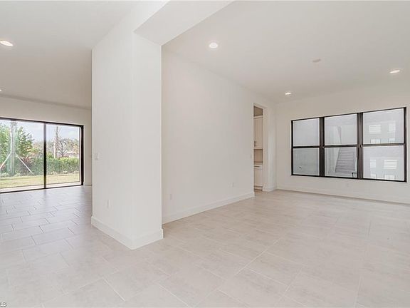 4th image of 20587 Fair Oak Ln
