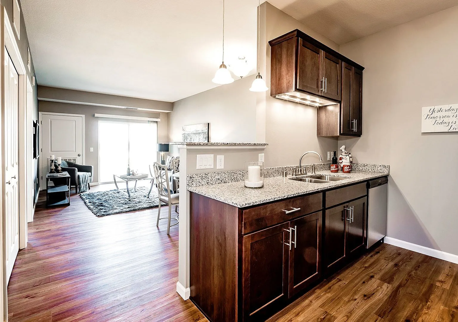 Gateway Green Apartments — Photo 3