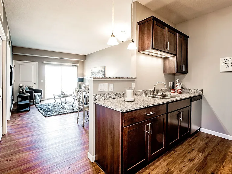 Gateway Green Apartments — Photo 3